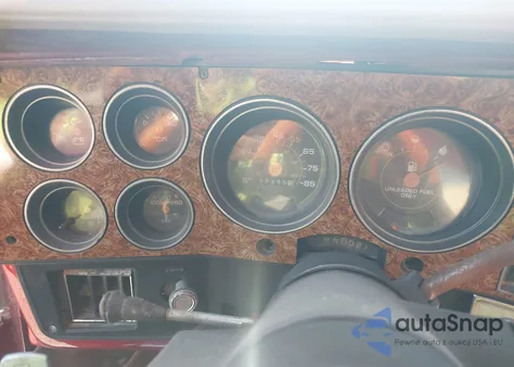 1987 Chevrolet R10 z USA, uszkodzony, nr VIN 1GCDR14H0HF397781